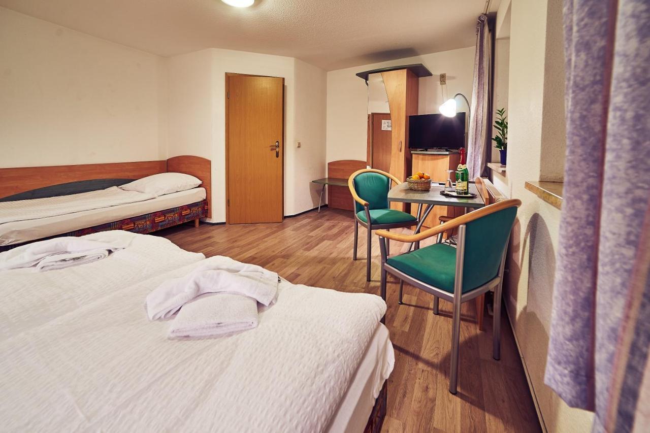 Hôtel Gasthof Zum Baren à Gernrode  Extérieur photo