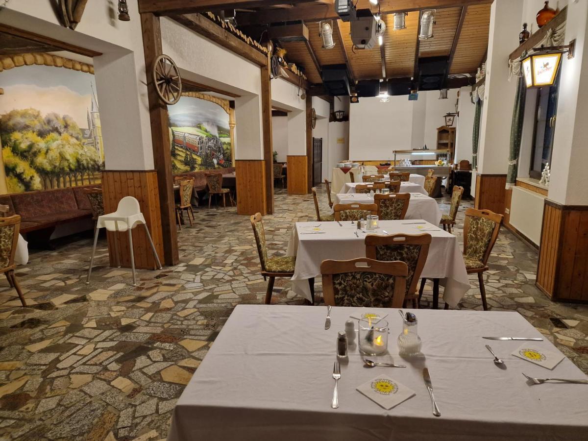 Hôtel Gasthof Zum Baren à Gernrode  Extérieur photo