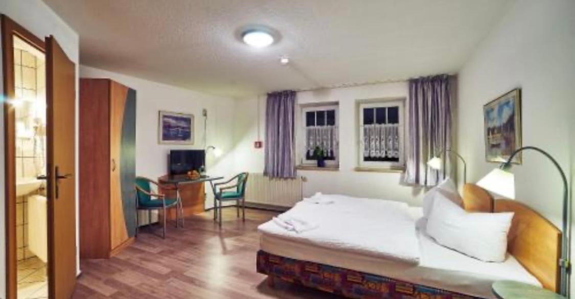 Hôtel Gasthof Zum Baren à Gernrode  Extérieur photo